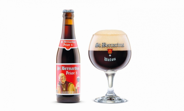 St Bernardus Prior 8 flesje en glas